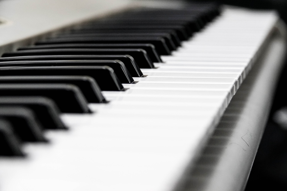 Soprano Sisters Klasik Piyano Tuşları — Seçkin Eserler ve Performans